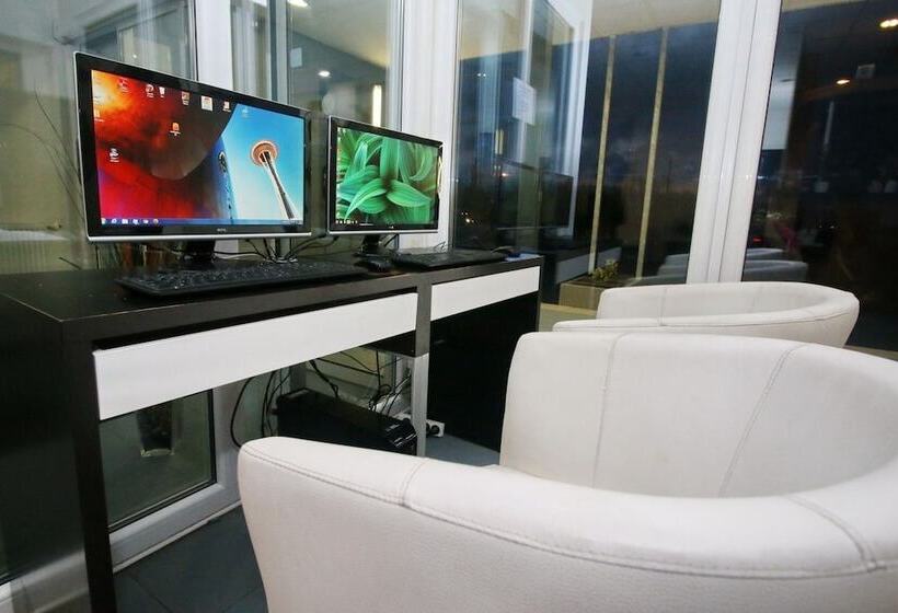 בית מלון כפרי City Hostel Brno