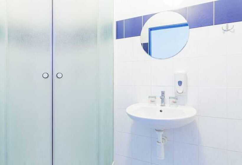 בית מלון כפרי City Hostel Brno