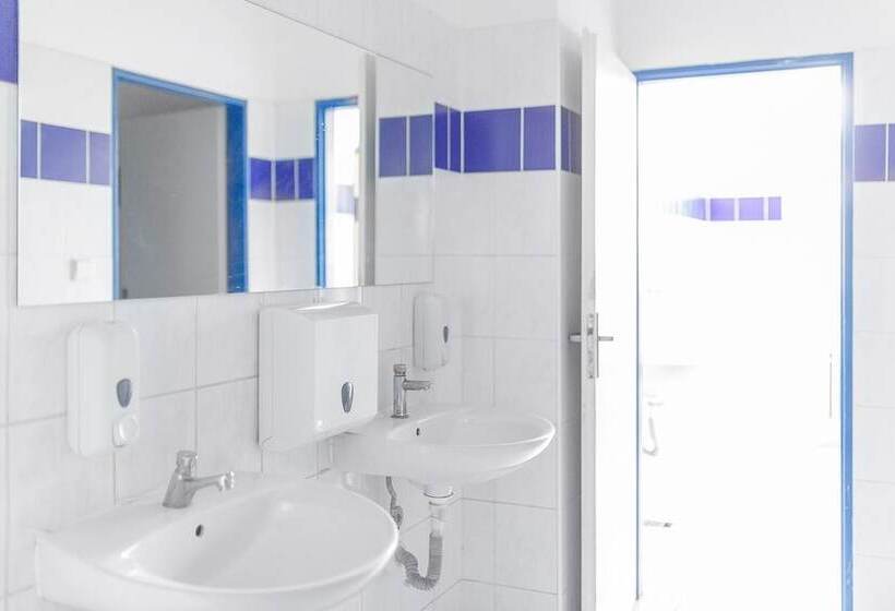 בית מלון כפרי City Hostel Brno