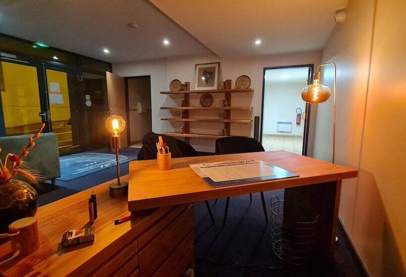 בית מלון כפרי Deltour Hôtel   L Adresse Ruthénoise