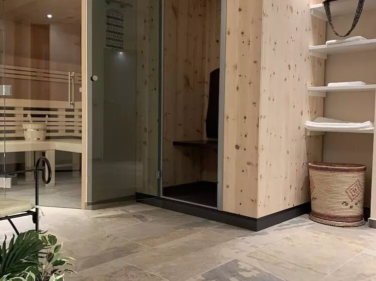 فندق Garni Brugger