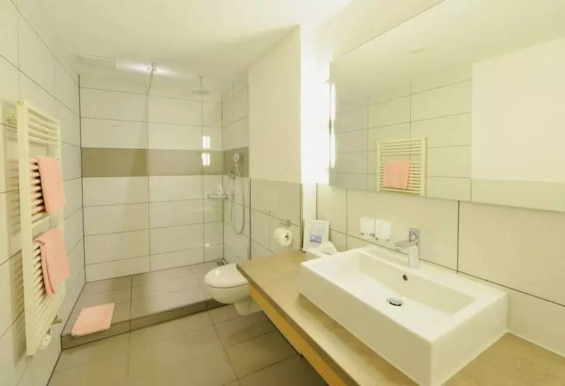 فندق Garni Brugger