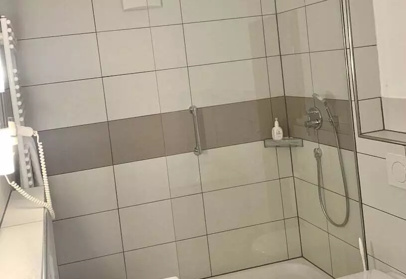 فندق Garni Brugger