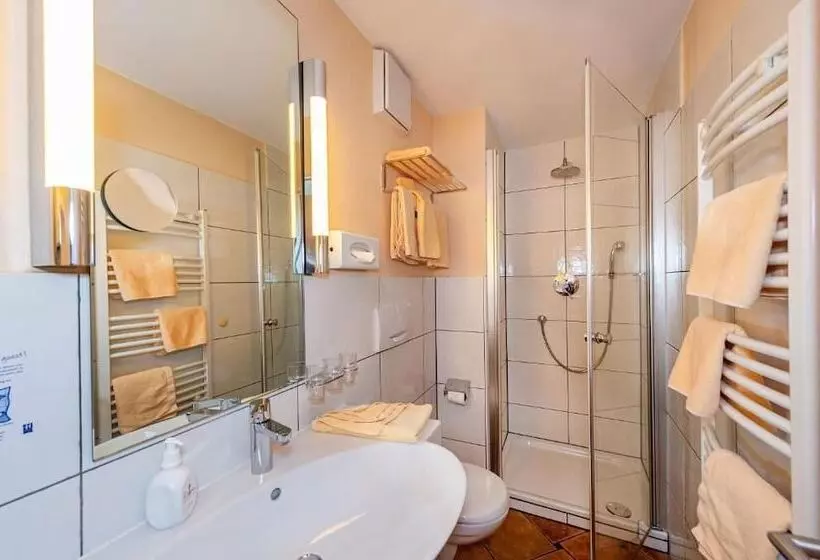 فندق Garni Brugger