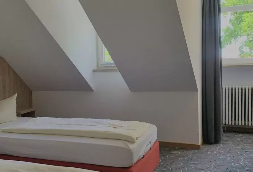 فندق Garni Brugger