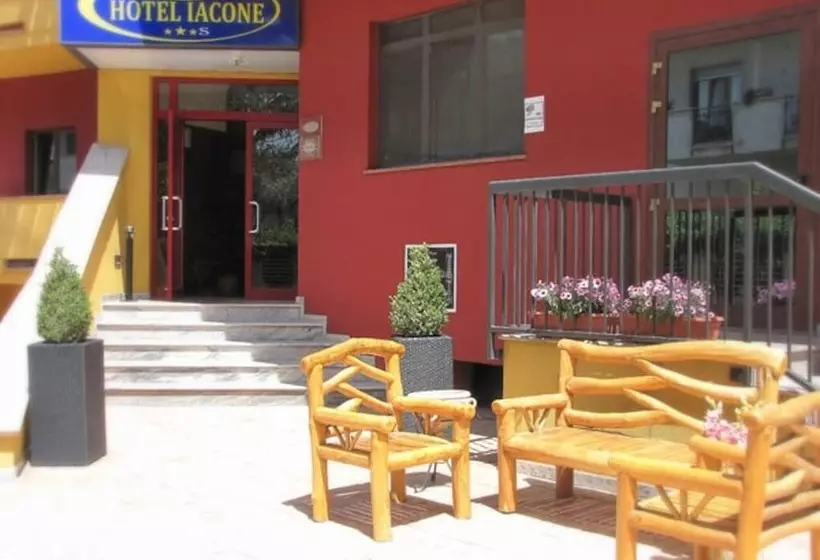 هتل Iacone