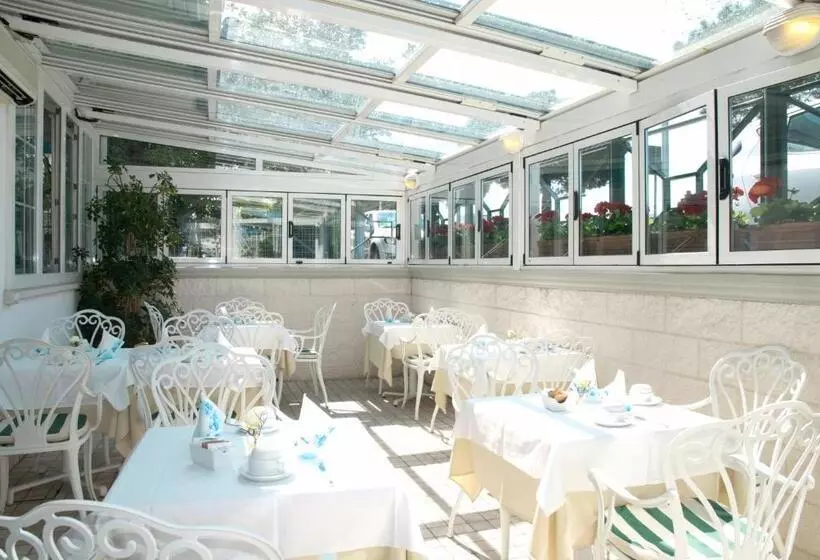 Отель La Goletta