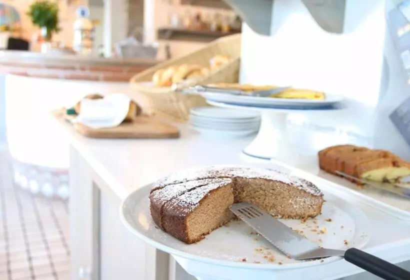 Отель La Goletta