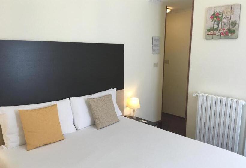 בית מלון כפרי Liberty