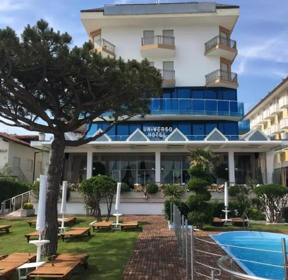 هتل Universo