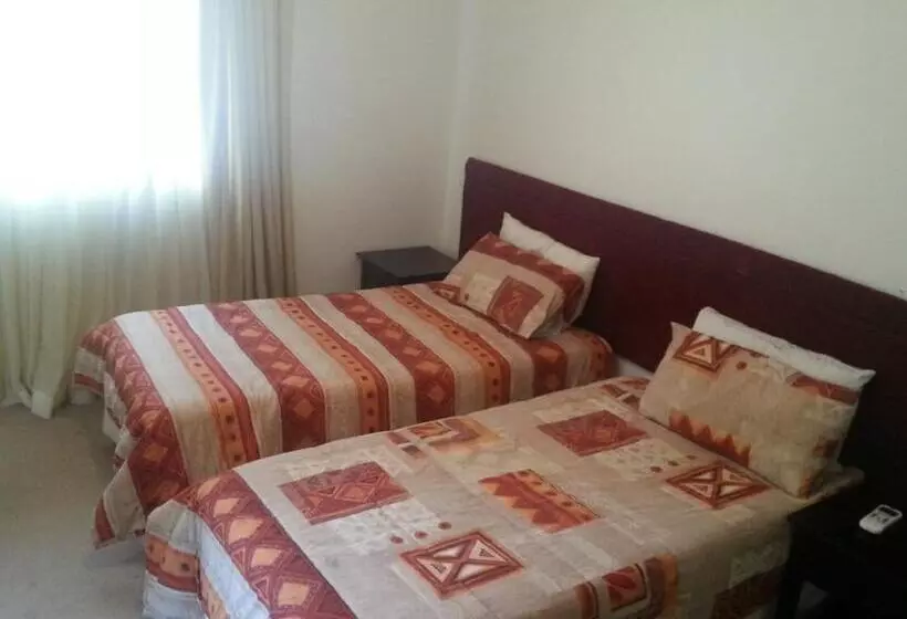 ペンション The Crescent Guesthouses  Bnb/self Catering
