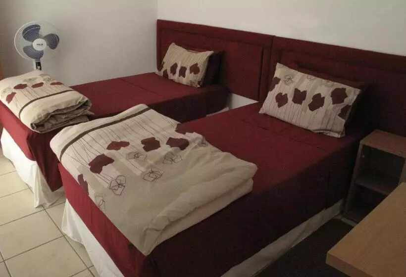 ペンション The Crescent Guesthouses  Bnb/self Catering