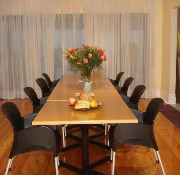ペンション The Crescent Guesthouses  Bnb/self Catering
