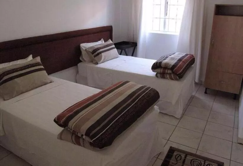 ペンション The Crescent Guesthouses  Bnb/self Catering