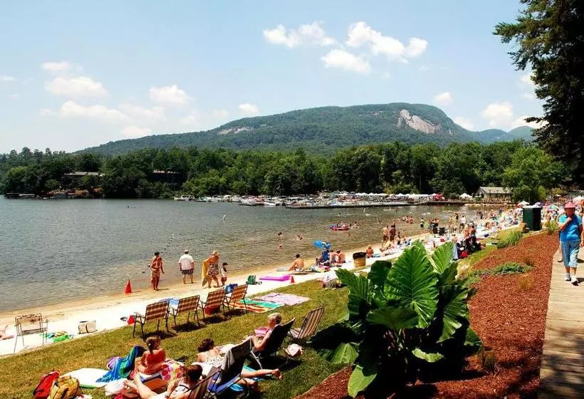 Rumbling Bald Resort