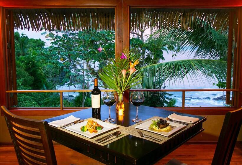 Copa De Arbol Beach & Rainforest Resort