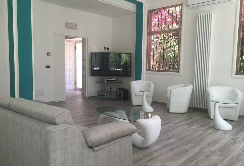 בית מלון כפרי Astoria