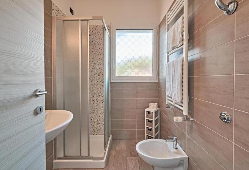 בית מלון כפרי Astoria