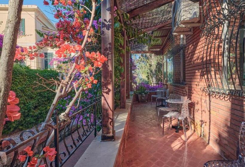 בית מלון כפרי Astoria