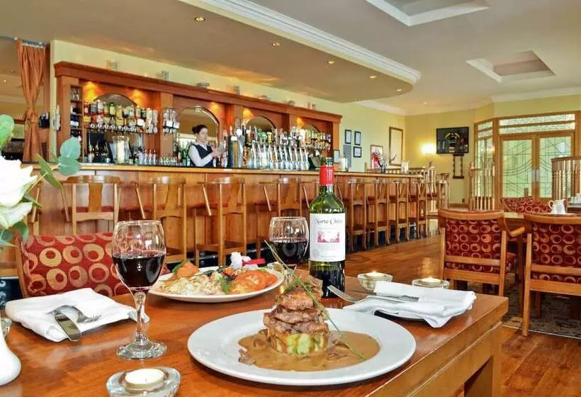 Отель Broadhaven Bay