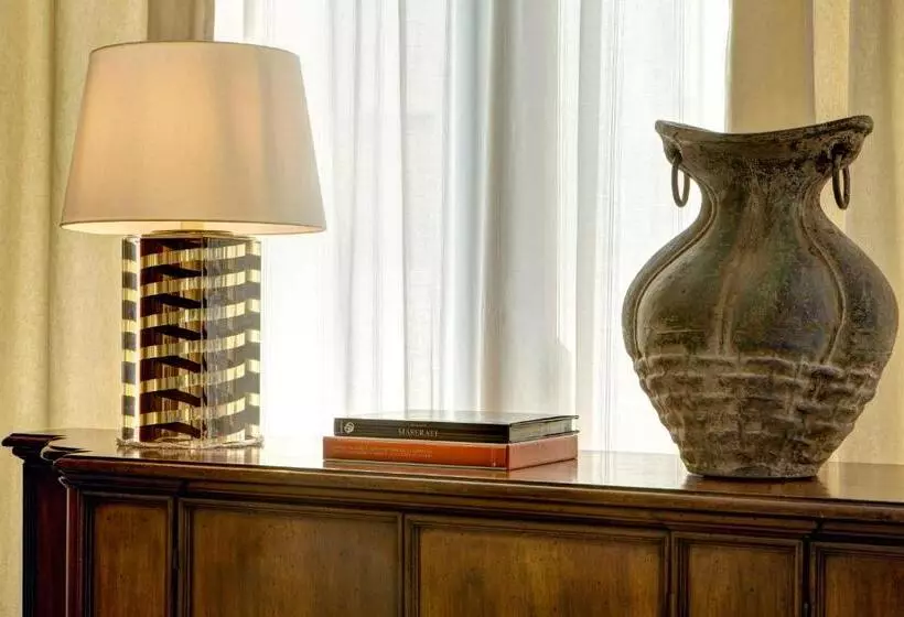 هتل Byron Bellavista