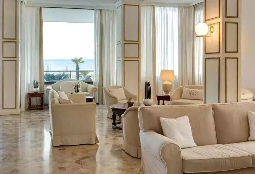 هتل Byron Bellavista