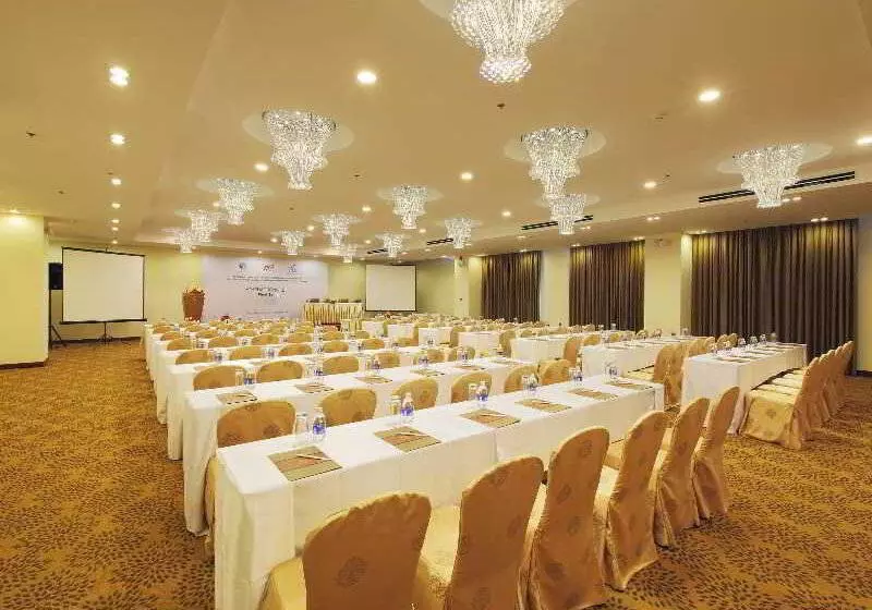 هتل Eden Star Saigon