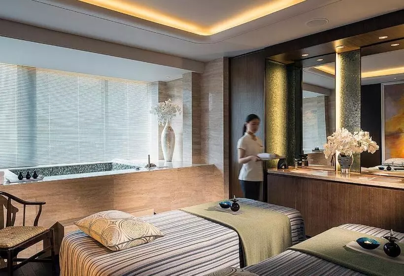 Four Seasons Hotel Shenzhen