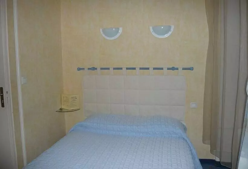 فندق Hôtel   Restaurant Saint Jacques