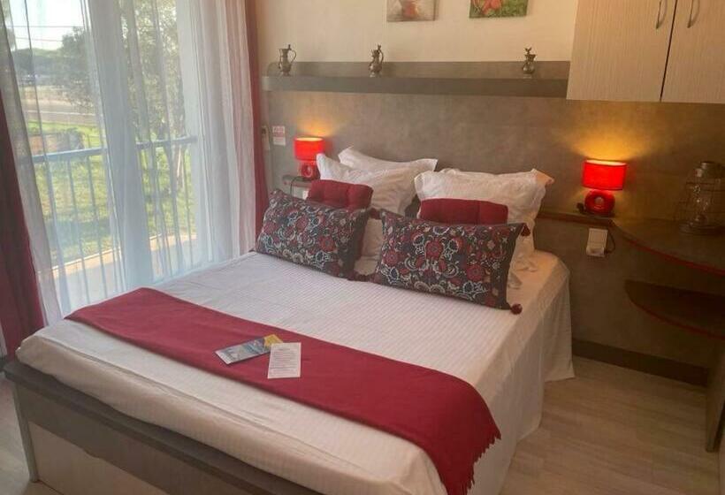 Отель Le Mediterranee