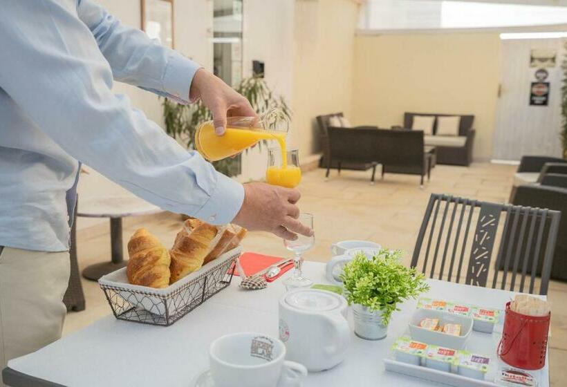 Отель Le Mediterranee