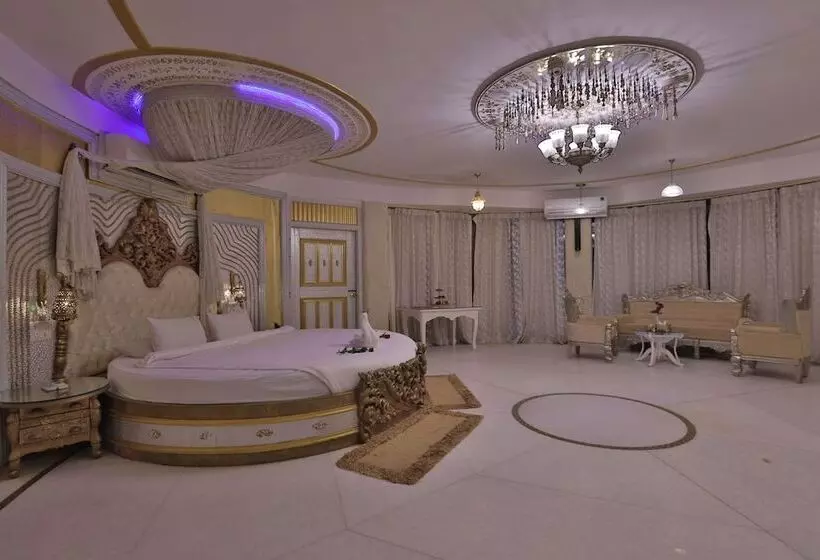 호텔 Lohagarh Fort Resort