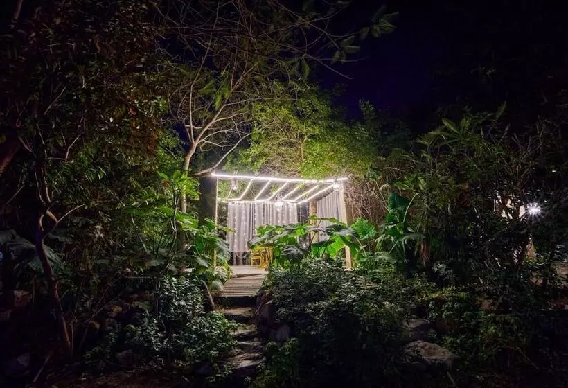 호텔 Lohagarh Fort Resort