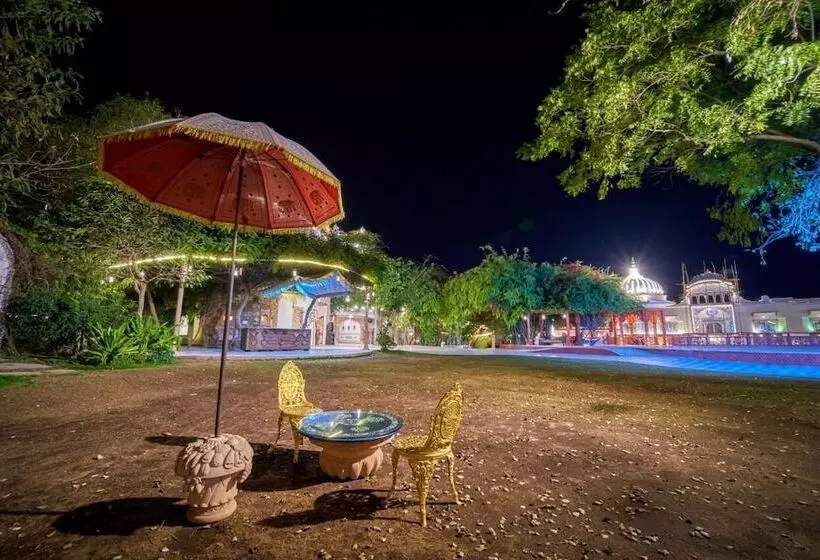 호텔 Lohagarh Fort Resort