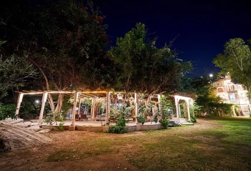 호텔 Lohagarh Fort Resort