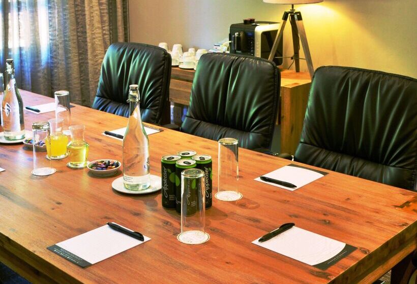 בית מלון כפרי Premier Resort Sani Pass