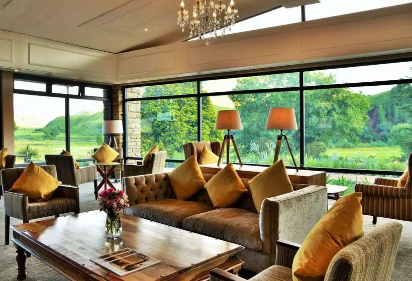 Отель Premier Resort Sani Pass