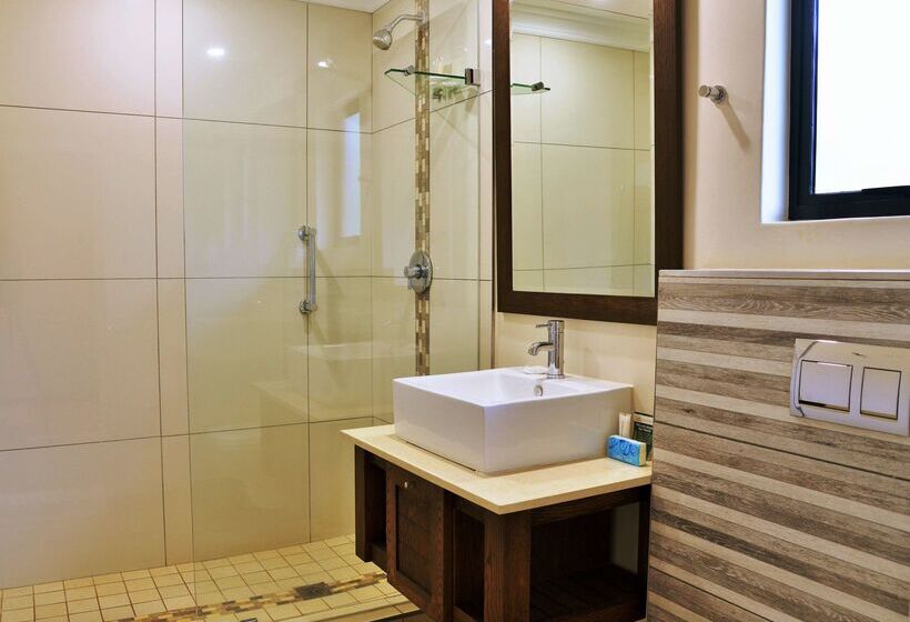 בית מלון כפרי Premier Resort Sani Pass