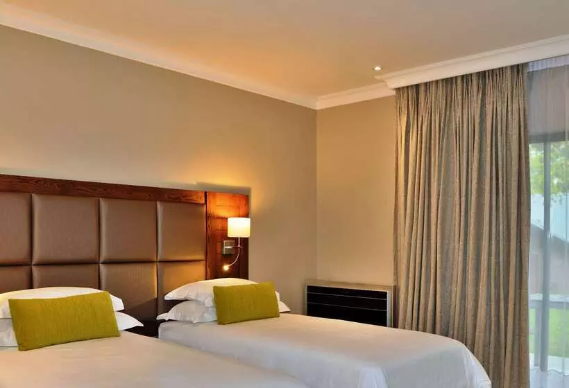 Отель Premier Resort Sani Pass