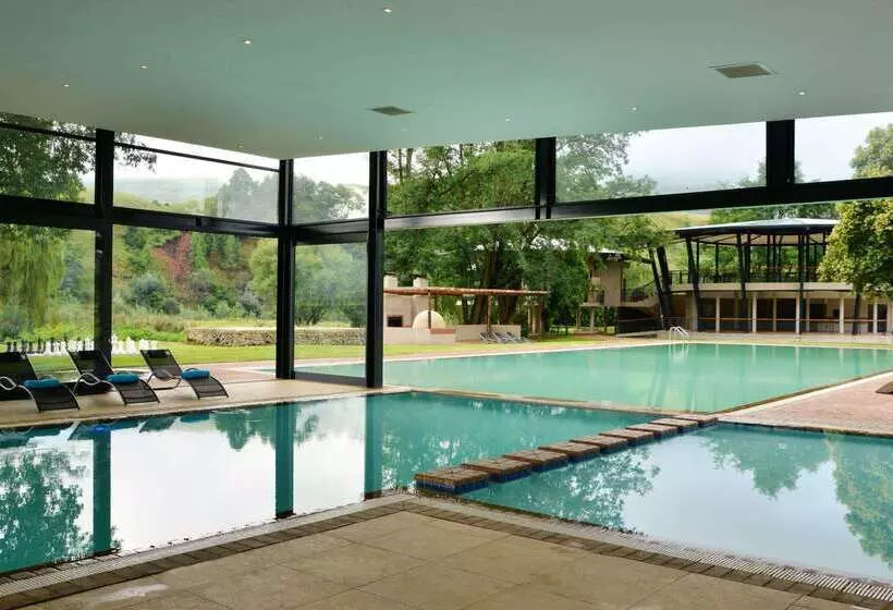 Отель Premier Resort Sani Pass