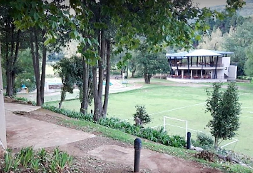 בית מלון כפרי Premier Resort Sani Pass