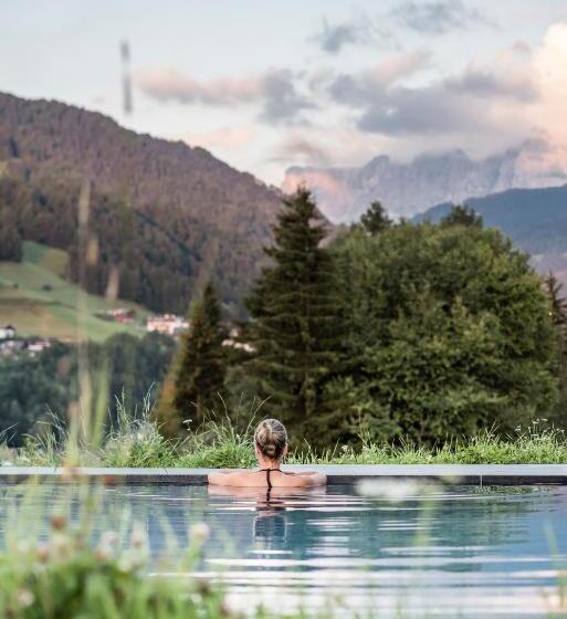 فندق Rainell Dolomites Retreat