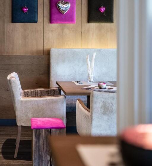 فندق Rainell Dolomites Retreat