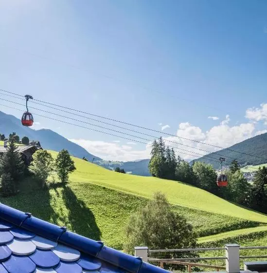 هتل Rainell Dolomites Retreat