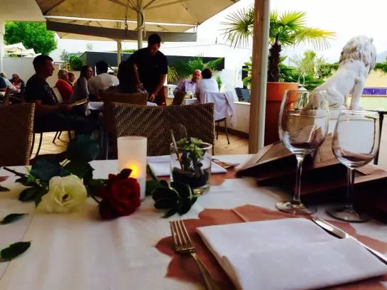 Schlosshof Charme Resort – Hotel & Camping
