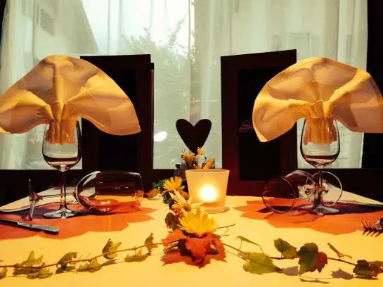 Schlosshof Charme Resort – Hotel & Camping