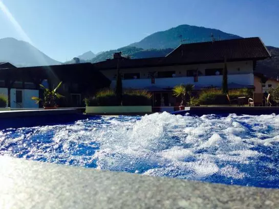 Schlosshof Charme Resort – Hotel & Camping