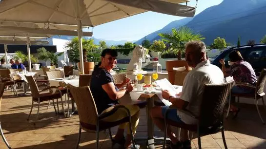 Schlosshof Charme Resort – Hotel & Camping