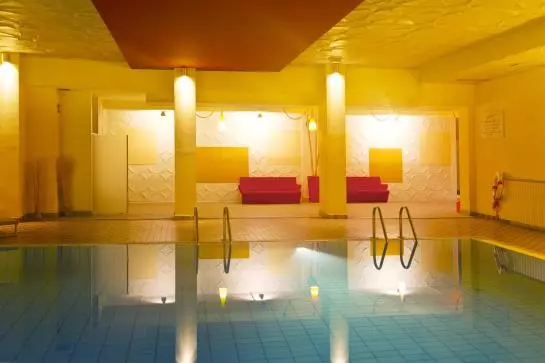 Schlosshof Charme Resort – Hotel & Camping