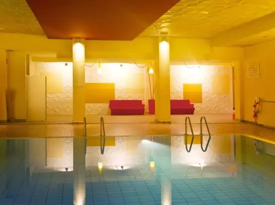 Schlosshof Charme Resort – Hotel & Camping